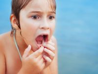 Meu filho caiu e quebrou o dente. O que fazer?