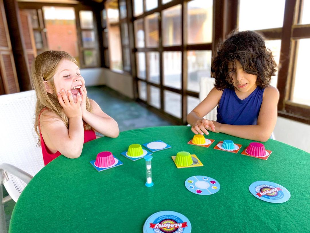 Jogo de Lógica Cupcake Academy Galápagos Jogos - Fátima Criança